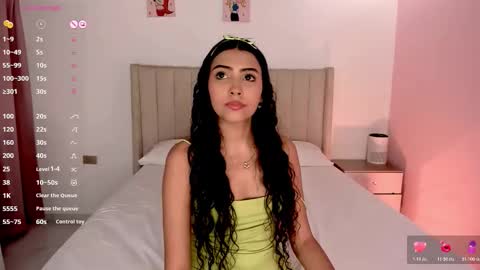 Snapshot of krissell_ chatting on 11.18.25 SammyKrissell online show from 11.18.25