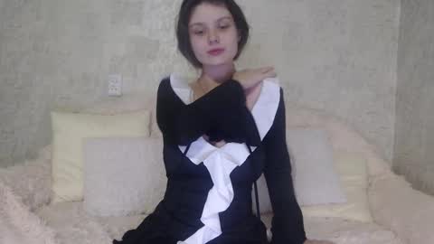 krissvoss online show from 10.17.25