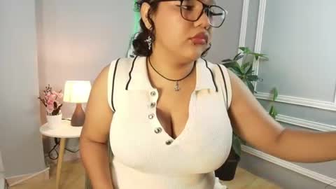 Snapshot of kristal_donne chatting on 06.16.26 KRISTYN online show from 06.16.26