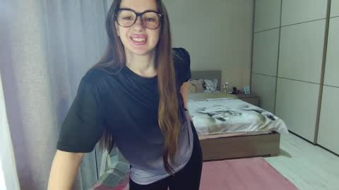 twitter    Annemarye 23 online show from 04.11.26