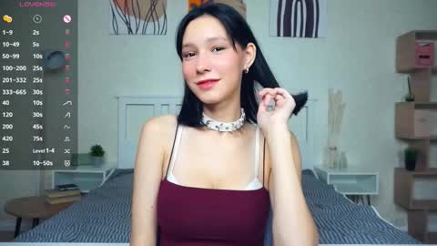 Snapshot of kristanalosa chatting on 09.17.25 Emma online show from 09.17.25