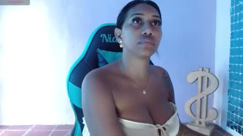 Snapshot of kristel_lee chatting on 10.23.25 kristel_lee online show from 10.23.25