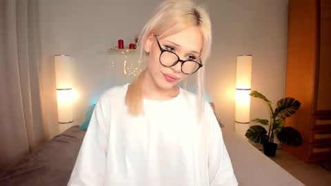 Snapshot of kristial_soopxxx chatting on 09.11.25 Kristal online show from 09.11.25