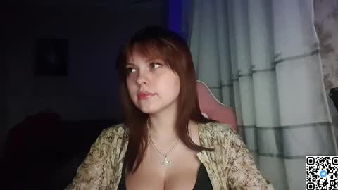 Snapshot of kristibloom chatting on 09.12.25 Christie online show from 09.12.25