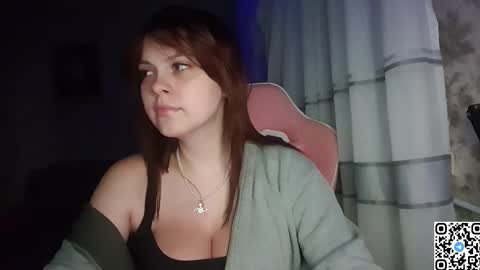 Snapshot of kristibloom chatting on 09.20.25 Christie online show from 09.20.25