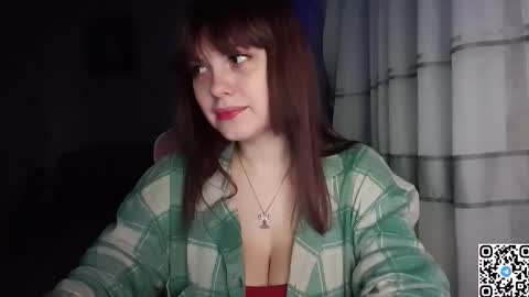 Snapshot of kristibloom chatting on 10.08.25 Christie online show from 10.08.25