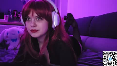 Snapshot of kristibloom chatting on 10.30.25 Christie online show from 10.30.25