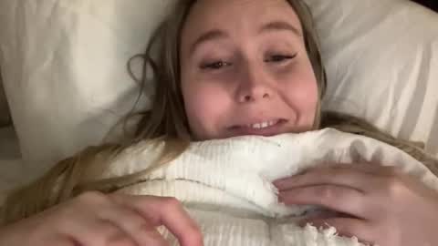 Snapshot of kristicutiez chatting on 12.13.24 Kristi 3 online show from 12.13.24