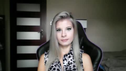 Snapshot of kristineamore chatting on 09.16.25 KristineAmore online show from 09.16.25