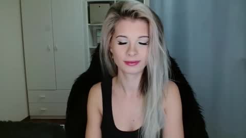 Snapshot of kristineamore chatting on 11.10.25 KristineAmore online show from 11.10.25