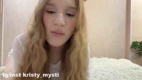 Snapshot of kristy_mysti chatting on 01.12.26 Kristy online show from 01.12.26
