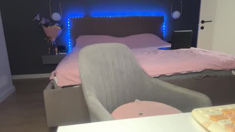 Snapshot of kristy_saint chatting on 10.20.25 Kristi online show from 10.20.25