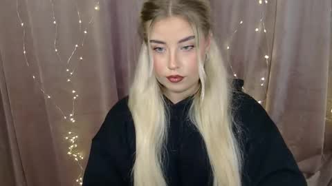 KristyFlowers online show from 12.15.24