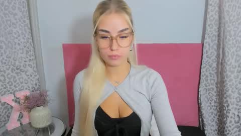 KristyFlowers online show from 11.15.25