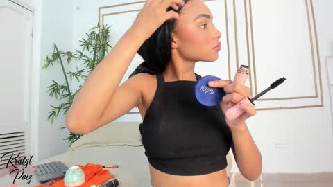 Cristina online show from 11.18.25