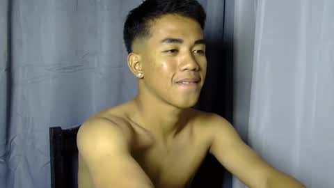 Snapshot of kritthanarkorn chatting on 12.04.25 kritthanarkorn online show from 12.04.25