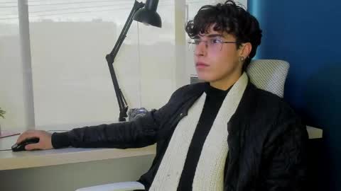 Snapshot of krown_nox chatting on 05.21.26 krown_nox online show from 05.21.26