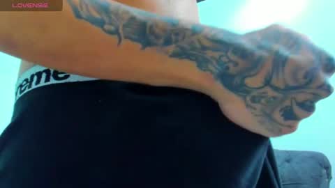 Snapshot of kroywave chatting on 06.29.26 Kroy Wave Muscle Tattoos Latino online show from 06.29.26
