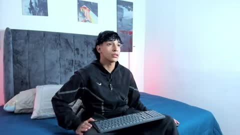Snapshot of kroywave chatting on 07.17.26 Kroy Wave Muscle Tattoos Latino online show from 07.17.26