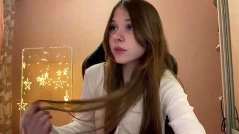 Snapshot of krystlehymel chatting on 12.05.25 Alis online show from 12.05.25