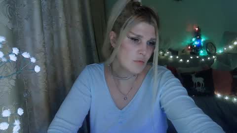 Snapshot of kudesnizza chatting on 12.11.24 Annika MTF ts post -op online show from 12.11.24