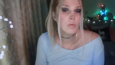 Snapshot of kudesnizza chatting on 12.15.24 Annika MTF ts post -op online show from 12.15.24