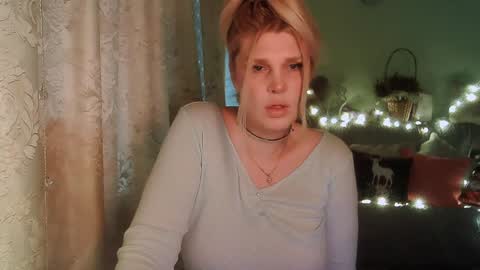 Snapshot of kudesnizza chatting on 01.13.25 Annika MTF ts post -op online show from 01.13.25