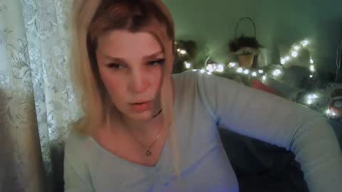 Snapshot of kudesnizza chatting on 02.09.25 Annika MTF ts post -op online show from 02.09.25