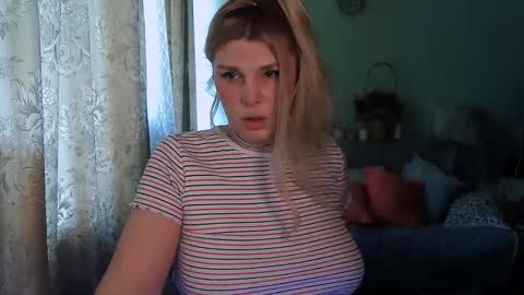Snapshot of kudesnizza chatting on 02.21.25 Annika MTF ts post -op online show from 02.21.25