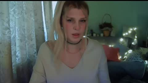 Snapshot of kudesnizza chatting on 02.24.25 Annika MTF ts post -op online show from 02.24.25