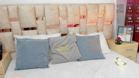 Snapshot of kuitty_sara chatting on 11.19.25 SARA online show from 11.19.25