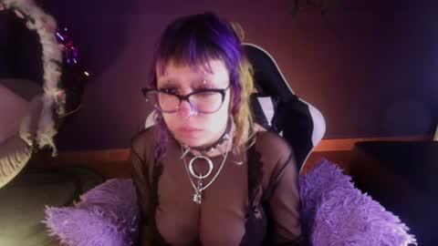 Snapshot of kuromi_purple chatting on 06.28.26 Kuromi online show from 06.28.26