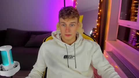 Snapshot of kurt_hanssen chatting on 09.28.25 kurt_hanssen online show from 09.28.25