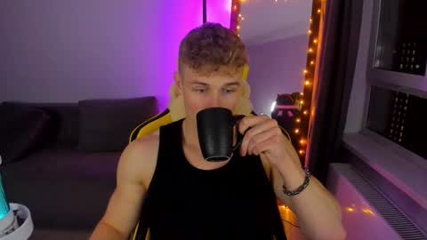 Snapshot of kurt_hanssen chatting on 10.13.25 kurt_hanssen online show from 10.13.25