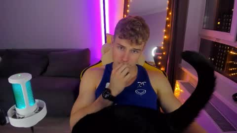 Snapshot of kurt_hanssen chatting on 10.25.25 kurt_hanssen online show from 10.25.25