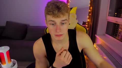 Snapshot of kurt_hanssen chatting on 10.31.25 kurt_hanssen online show from 10.31.25