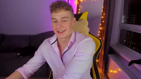 Snapshot of kurt_hanssen chatting on 11.16.25 kurt_hanssen online show from 11.16.25