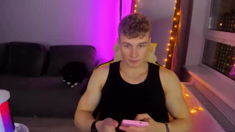 Snapshot of kurt_hanssen chatting on 11.18.25 kurt_hanssen online show from 11.18.25