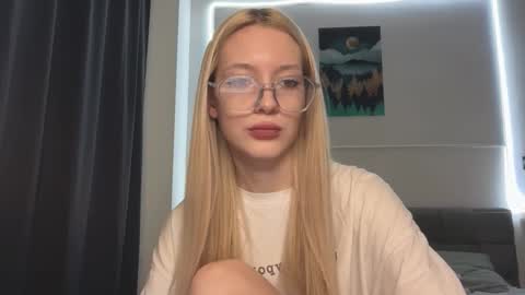 Bella and Alexandra online show from 01.10.26