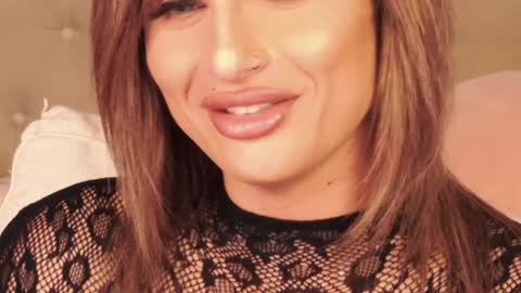 Snapshot of kxaxmichelle chatting on 12.09.24 Kick online show from 12.09.24