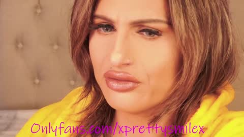 Snapshot of kxaxmichelle chatting on 12.18.24 Kick online show from 12.18.24