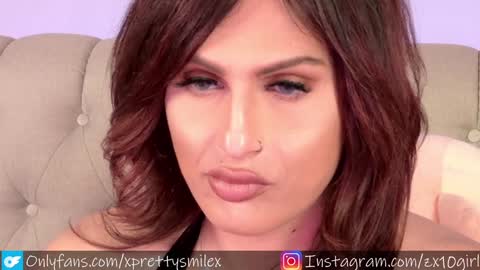 Snapshot of kxaxmichelle chatting on 02.06.25 Kick online show from 02.06.25