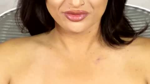 Snapshot of kxaxmichelle chatting on 11.20.25 Kick online show from 11.20.25