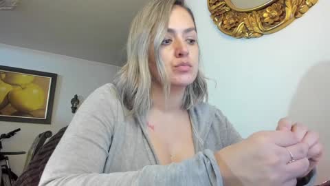 Snapshot of kyhara chatting on 02.02.25 kyhara online show from 02.02.25