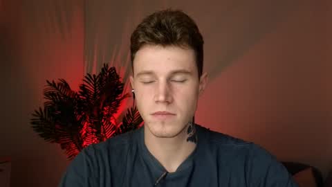 Snapshot of kyle_4u chatting on 12.10.24 Kyle online show from 12.10.24