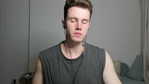 Snapshot of kyle_4u chatting on 12.21.24 Kyle online show from 12.21.24