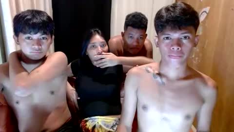 Snapshot of kyle_lacuste chatting on 11.25.25 kyle_lacuste online show from 11.25.25