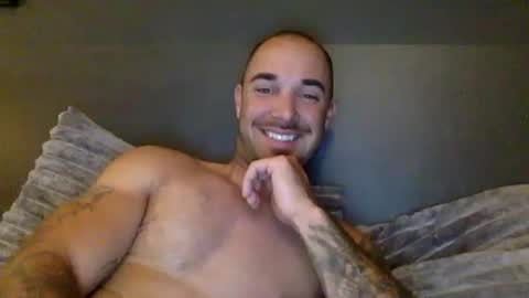 Snapshot of kylealyssa97 chatting on 10.31.25 kylealyssa97 online show from 10.31.25