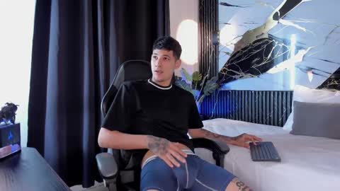 kylesmithx_ online show from 01.06.26