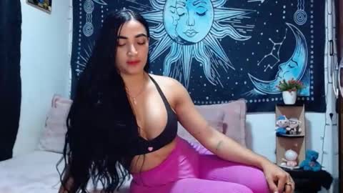 Snapshot of kylie_capricorn chatting on 09.18.25 kylie online show from 09.18.25